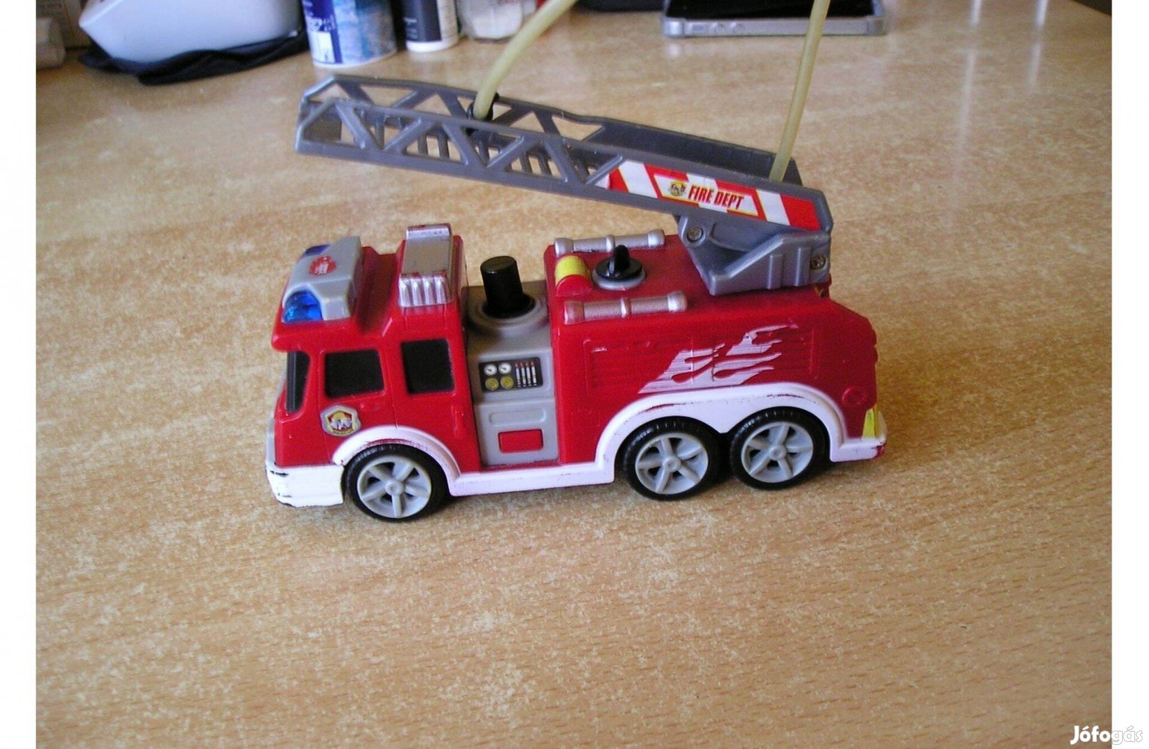 Tűzoltóautó makett, mini 15 cm