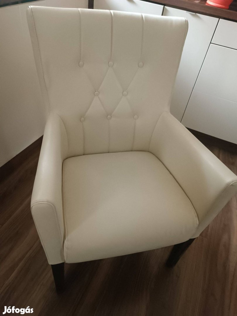 Tűzött műbőr étkezőszék (4db)