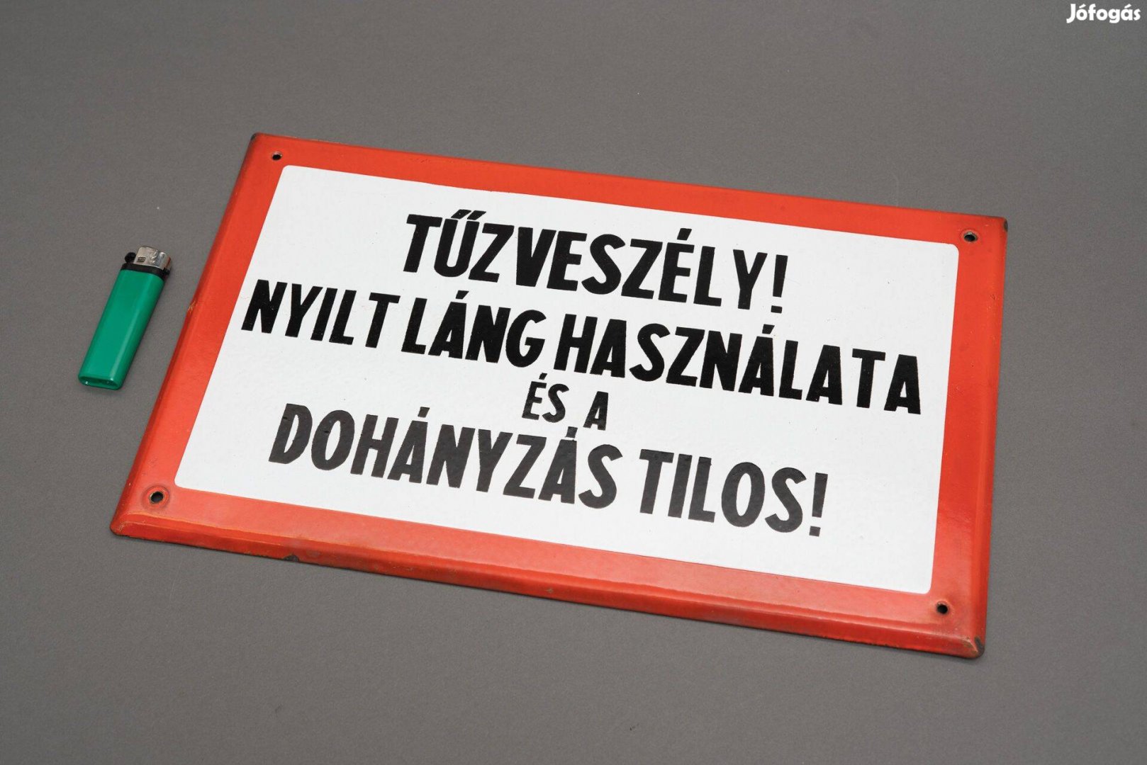 Tűzveszély nyilt láng használata és a dohányzás tilos zománctábla