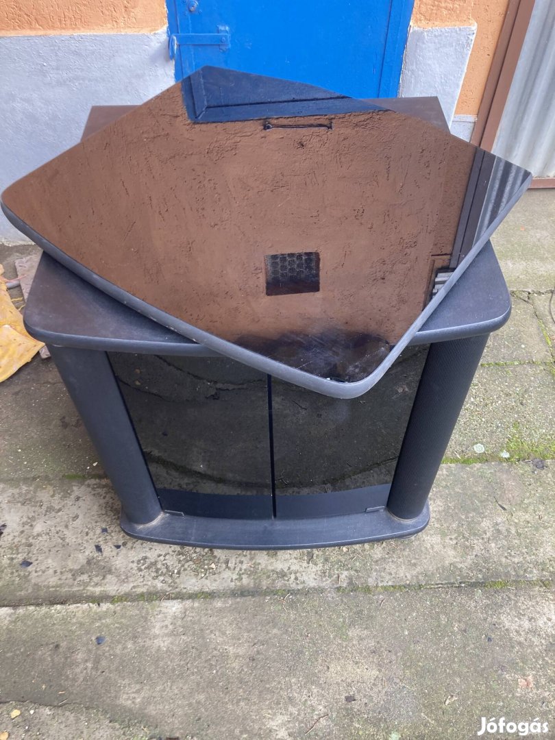 Tv allvany , forgathato tetővel