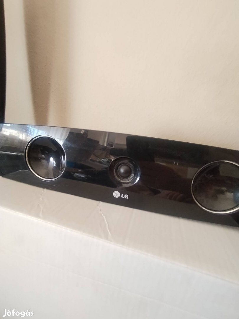 Tv illetve házimozi gazdát cserélne költözés miatt. 