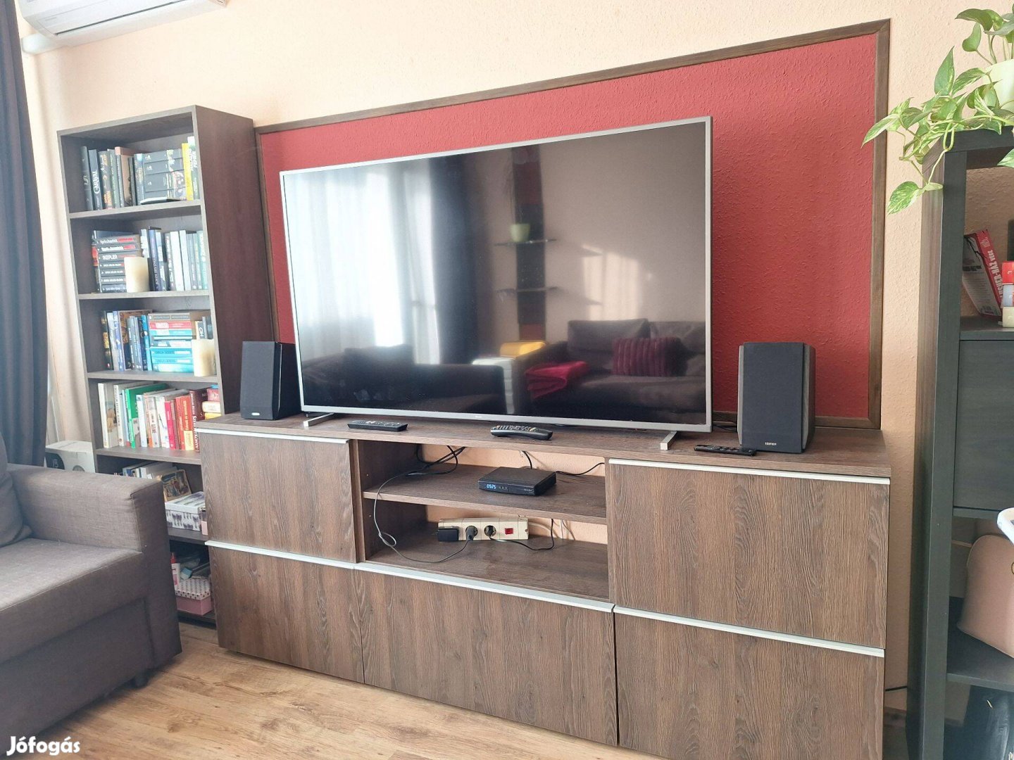 Tv szekrény, fiókos