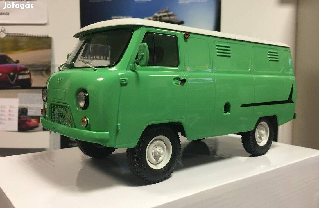 UAZ 452 Van 1985 1:18 1/18 Premium Classixxs resin