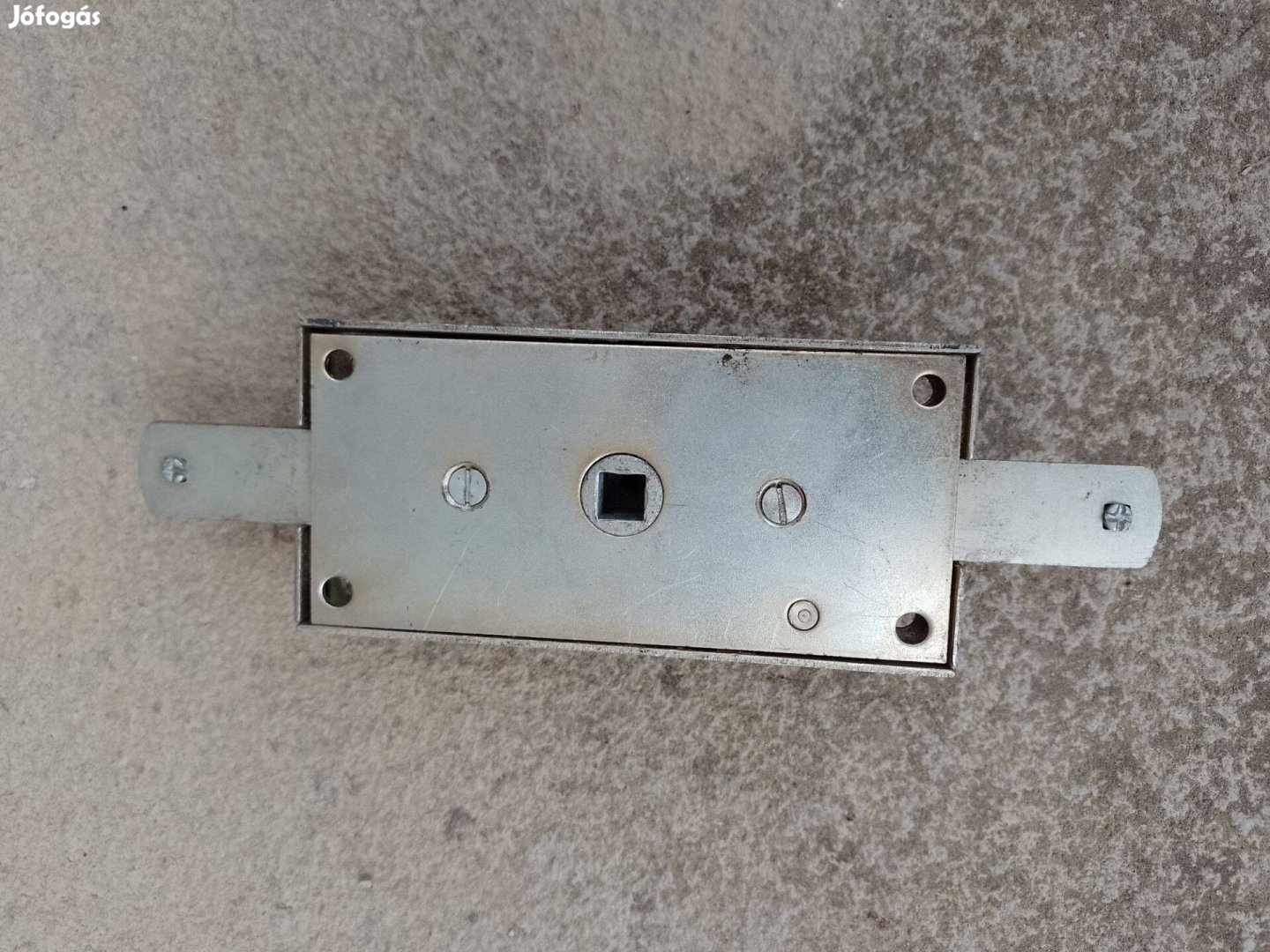 UAZ 452-es új eredeti hátsó ajtózár és kilincs kulccsal eladó