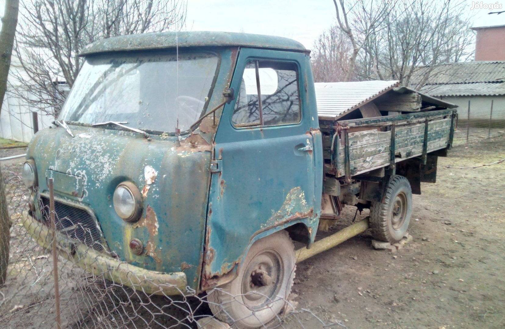 UAZ 452 platós