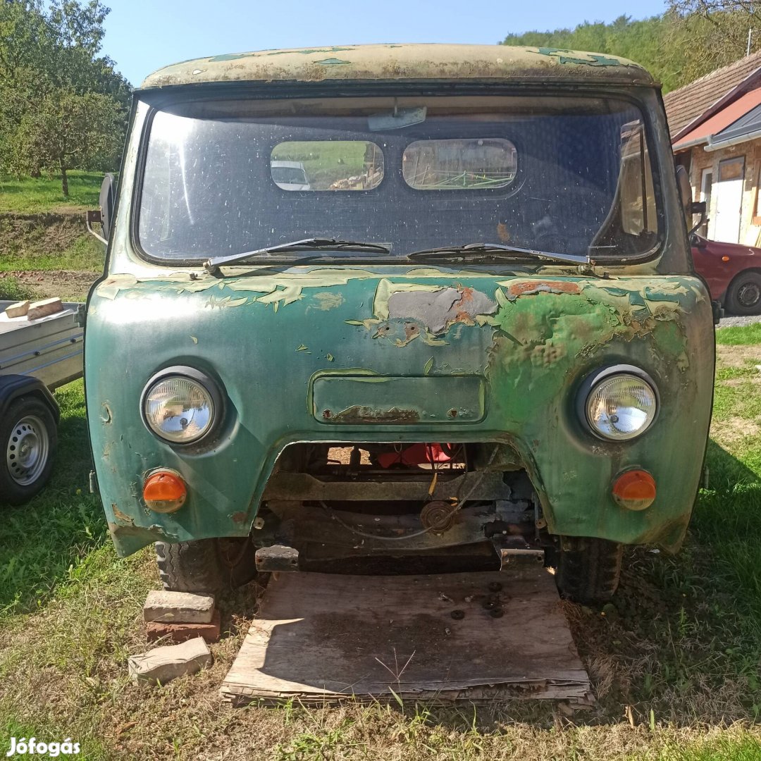 UAZ 452 platós 