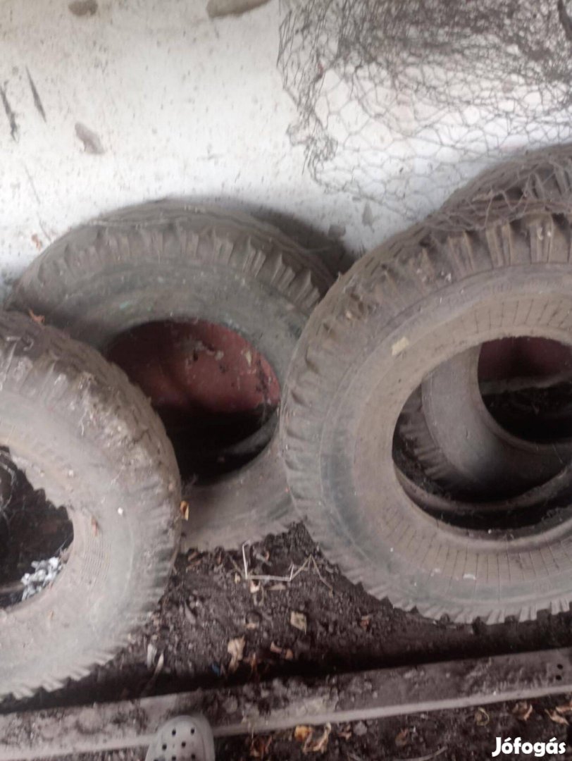 UAZ Teherkocsi VAG Terep Járo Gumik