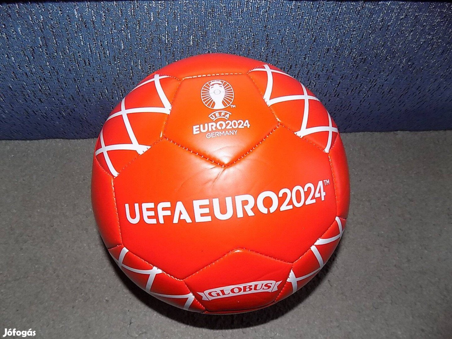 UEFA EURO 2024 focilabda, piros, új