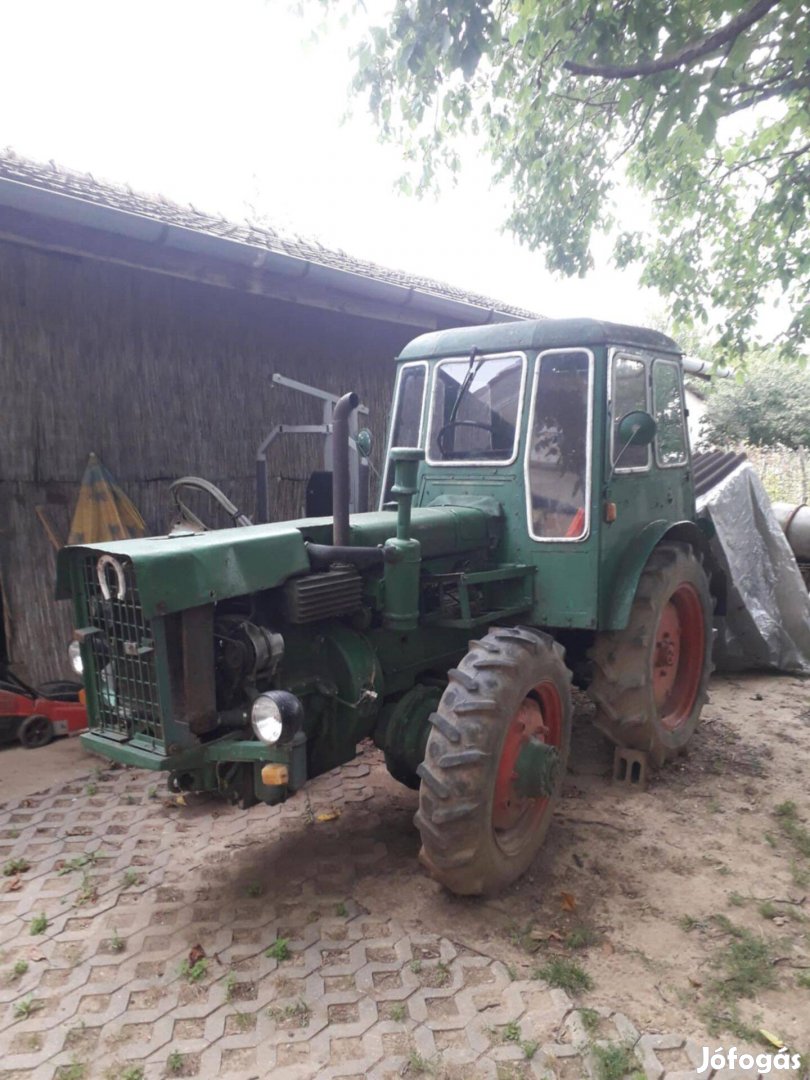 UE-28 traktor