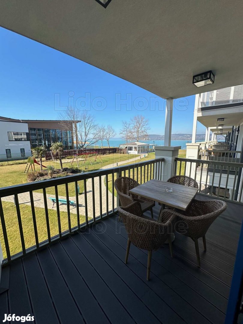 ÚJ ÉPÍTÉSŰ, KÖZVETLEN VÍZPARTI TÁRSASHÁZI LAKÁS