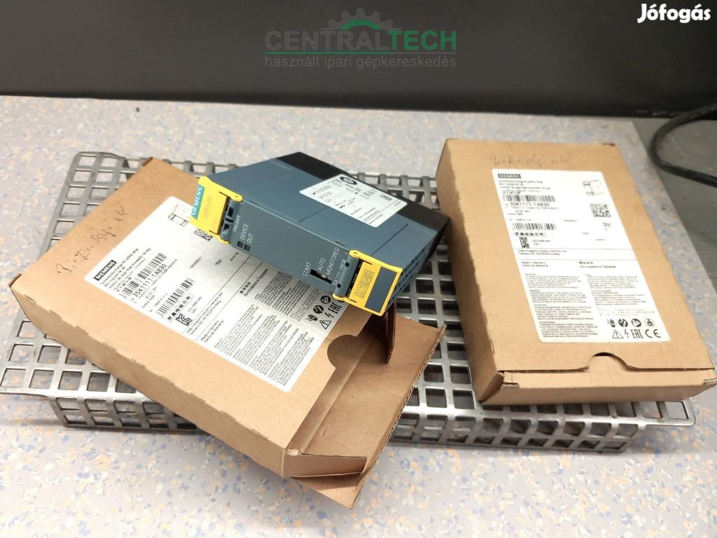 ÚJ! Siemens 3SK1111-1AB30 biztonsági relé, 24VAC/DC, 3NO +1NC jelző