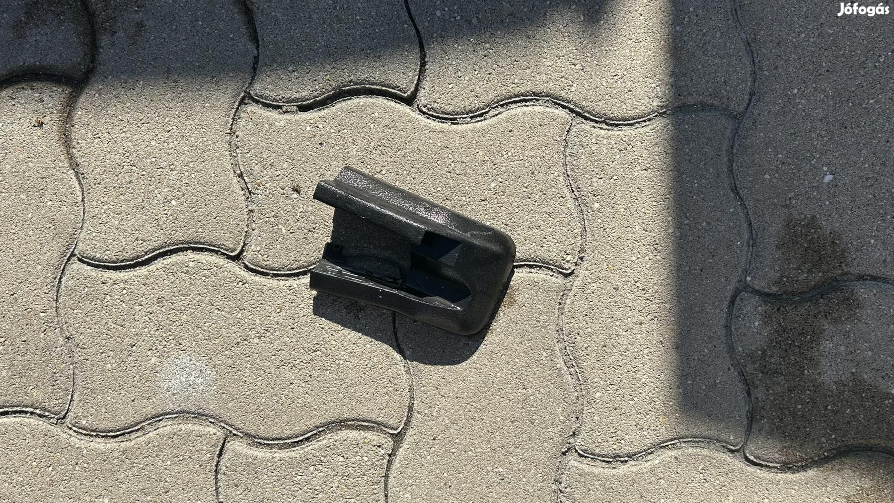 ÜLÉSSÍN BURKOLAT eladó