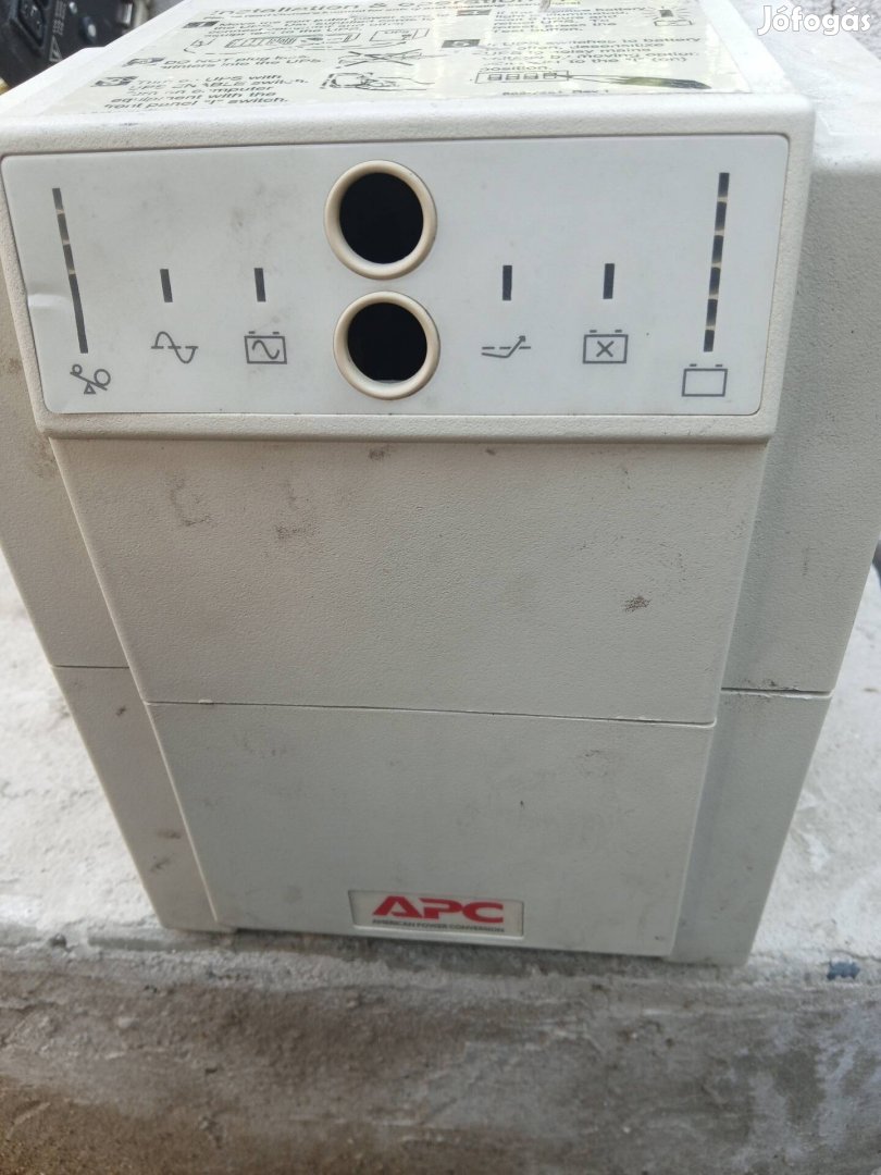 UPS 1250W Apc smart szünetmentes tápegység hibás