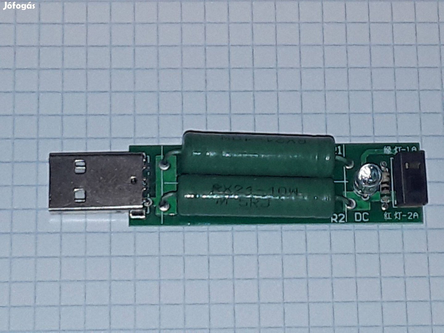USB 1A/2A műterhelés kapcsolóval választható