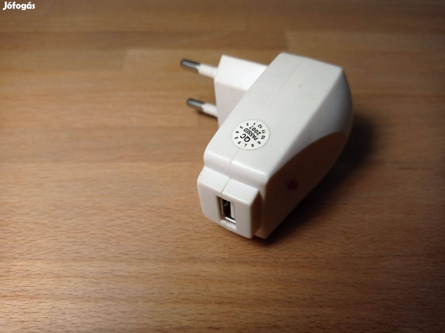 USB AC/DC töltő GU-3 - visszajelző lámpával
