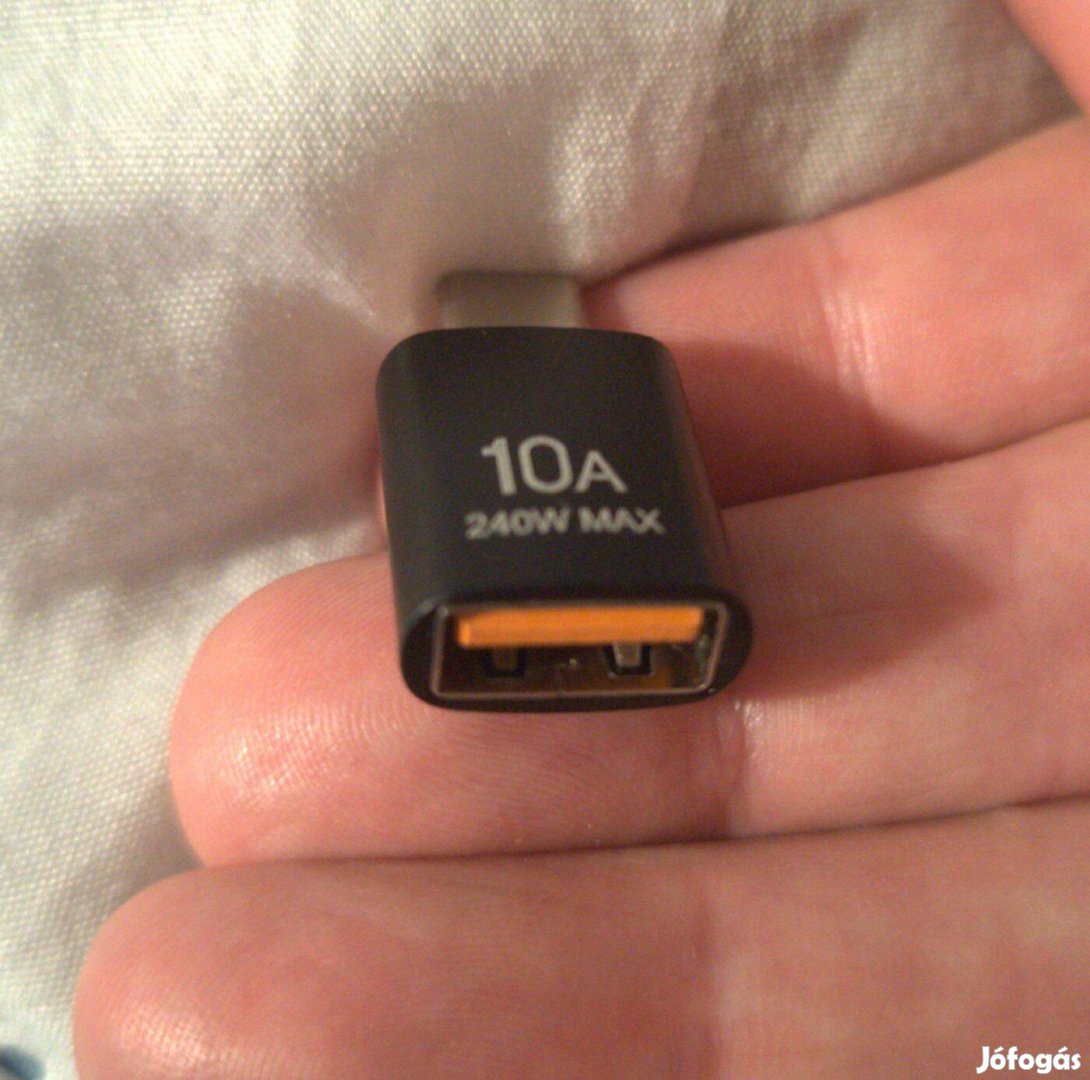USB A- ról USB C -re átalakító adapter 500 Ft