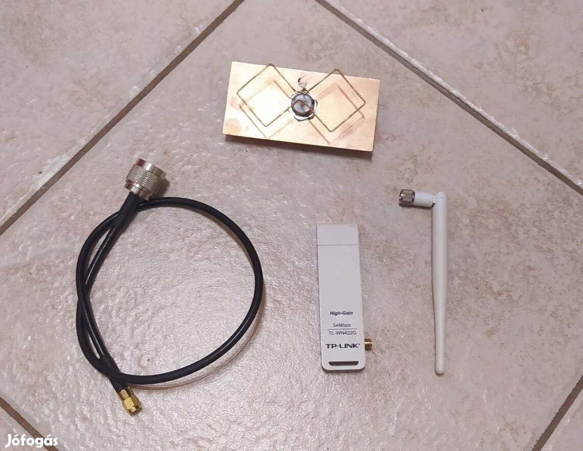 USB wifi adapter antennával