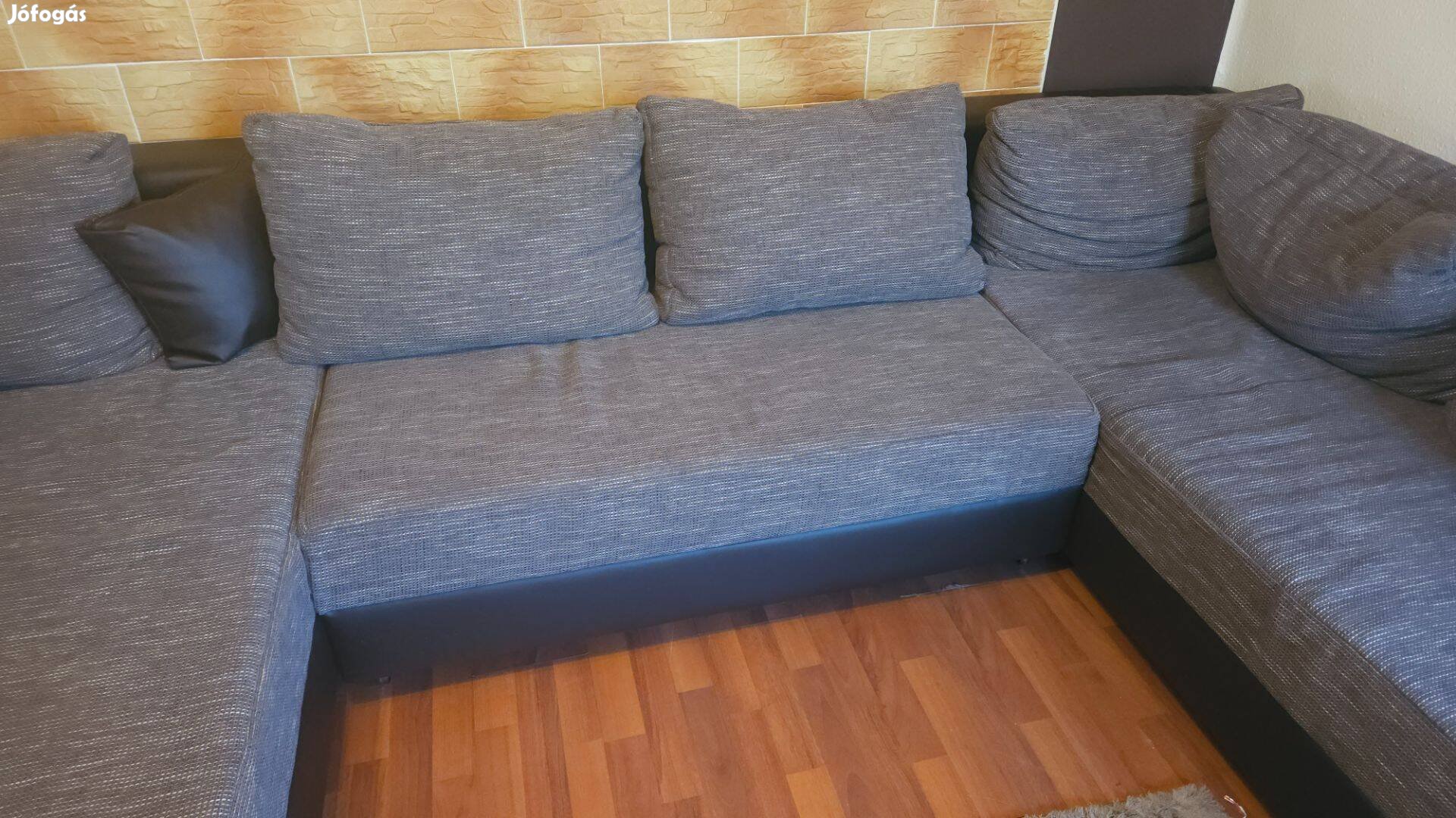 U alakú kanapé (ágyazható)