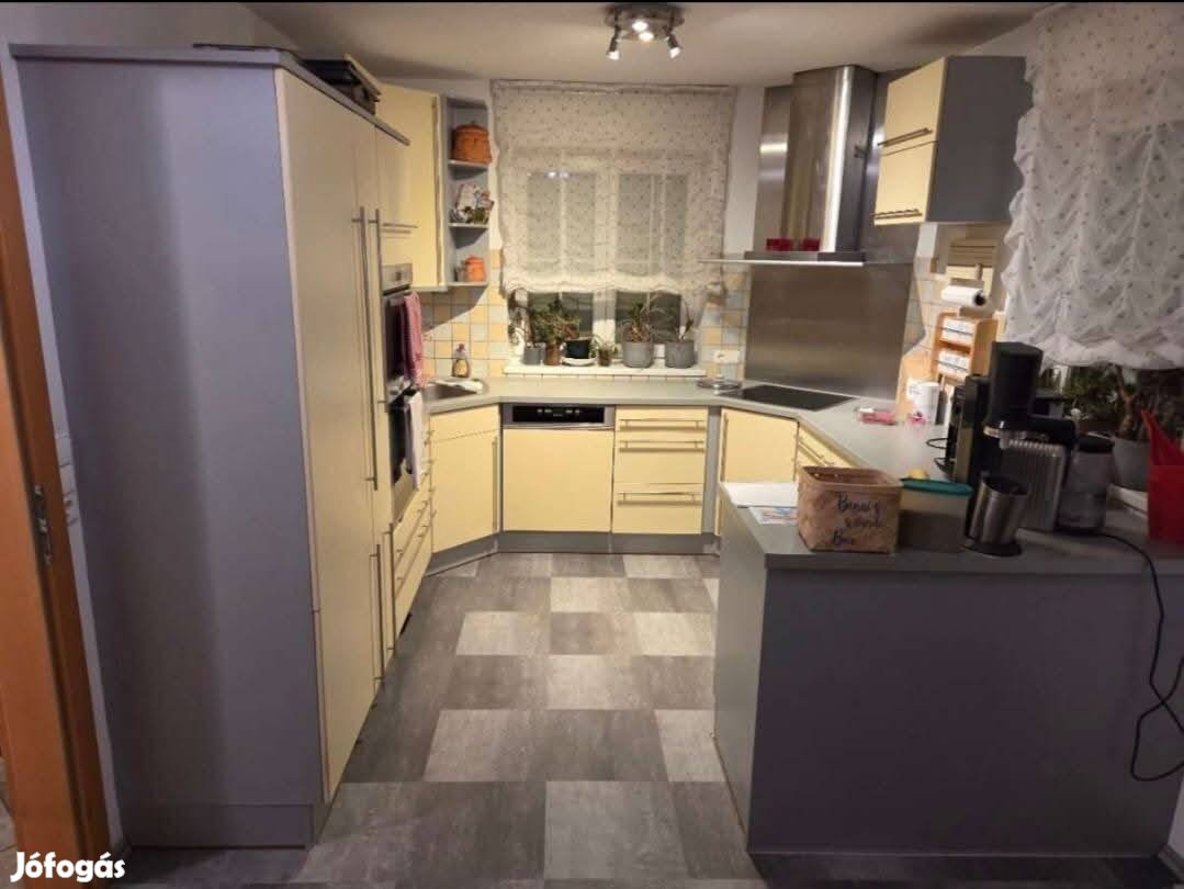 U-alakú konyhabútor teljesen gépesített Bosch, Siemens,