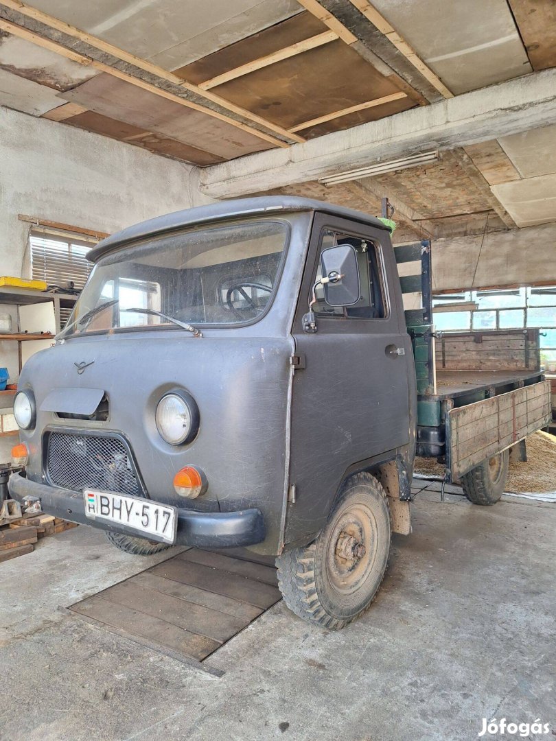 Uaz 452 platós
