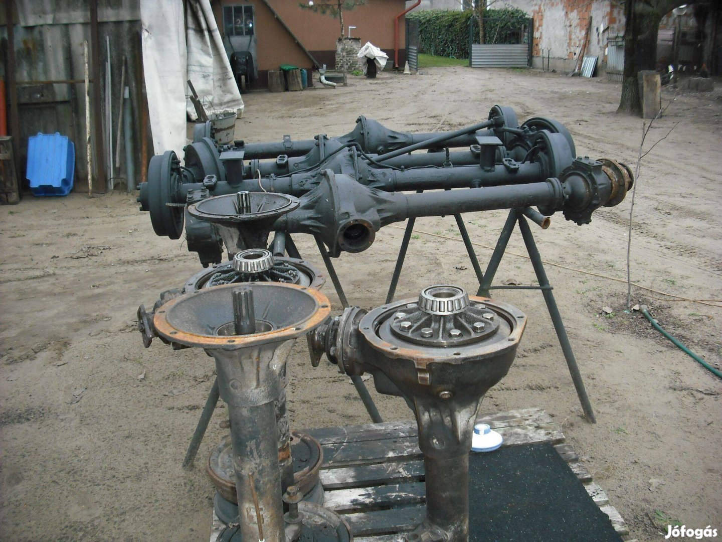 Uaz alkatrészek eladó