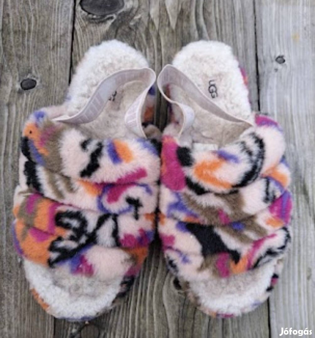 Ugg Fluffy slipper papucs