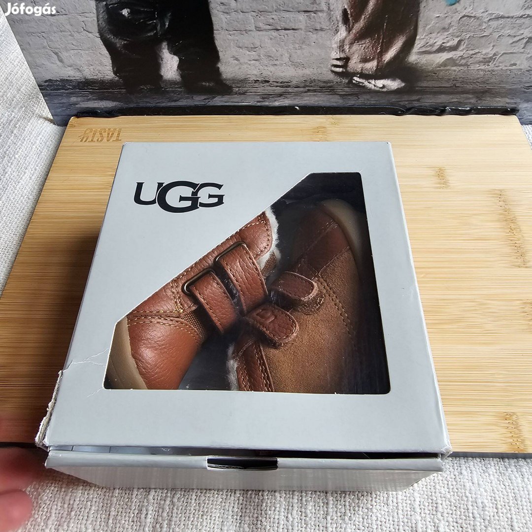 Ugg baby bör csizma új dobozos 18 as méret