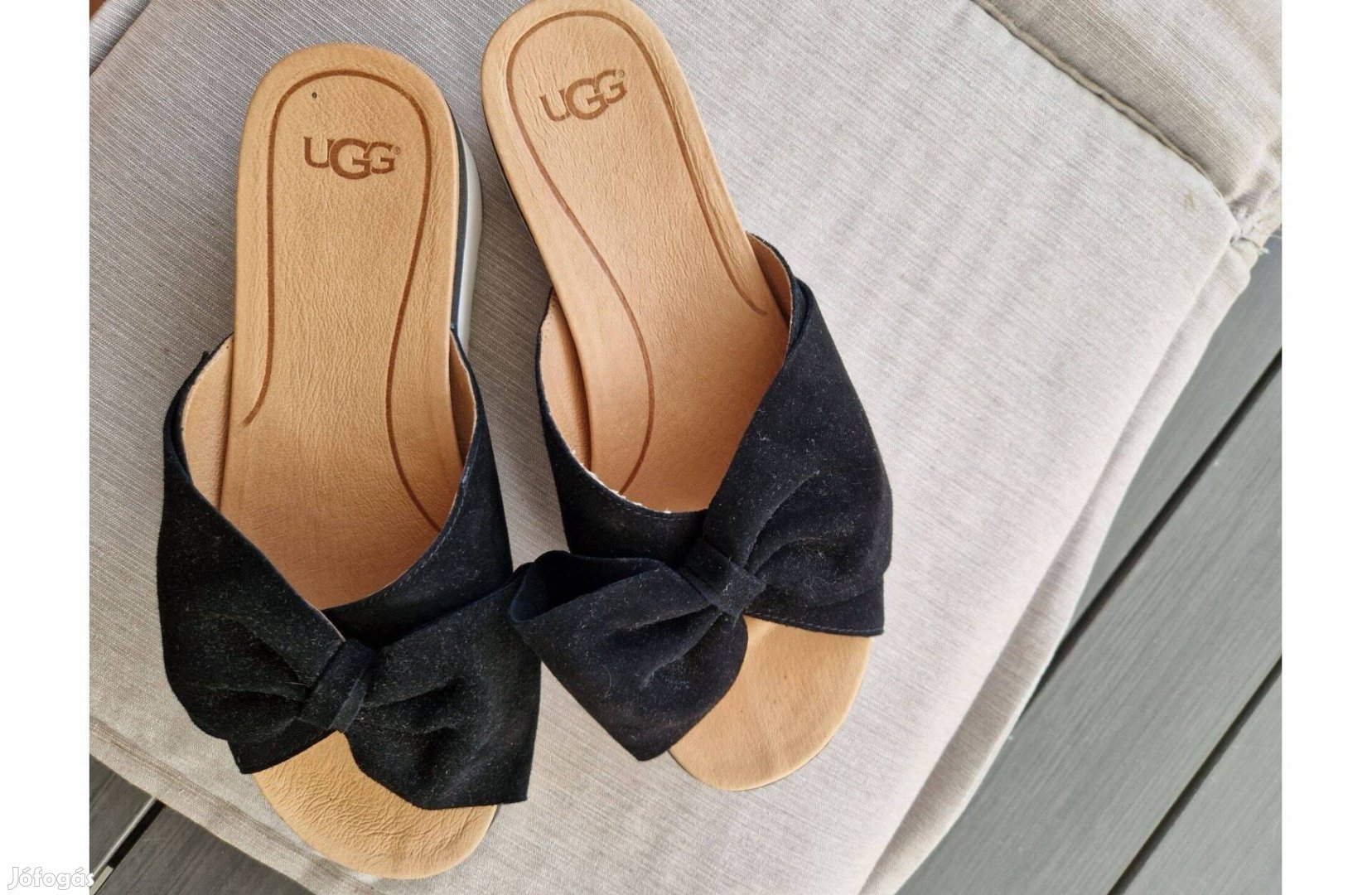Ugg női újszerű fekete bőr nyári papucs