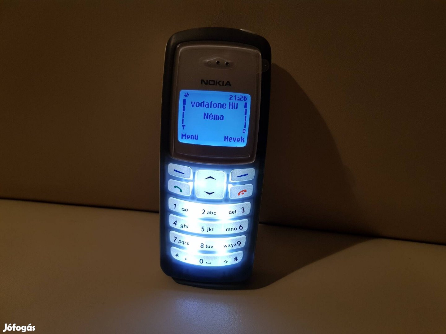 Új 0perces Nokia 2100 kártyafüggetlen telefon eladó