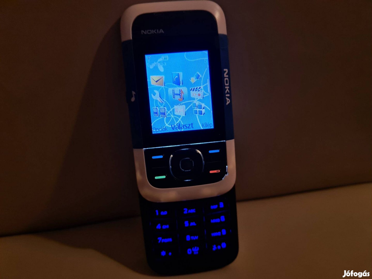Új 0perces Nokia 5200 kártyafüggetlen telefon