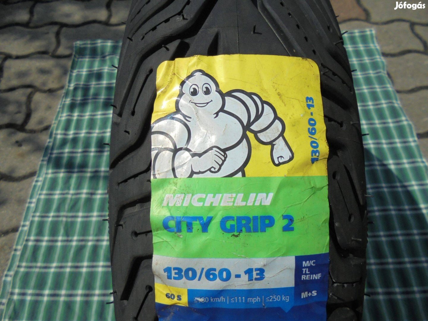 Új 130/60 R 13-as 2022-es Michelin robogó gumi eladó