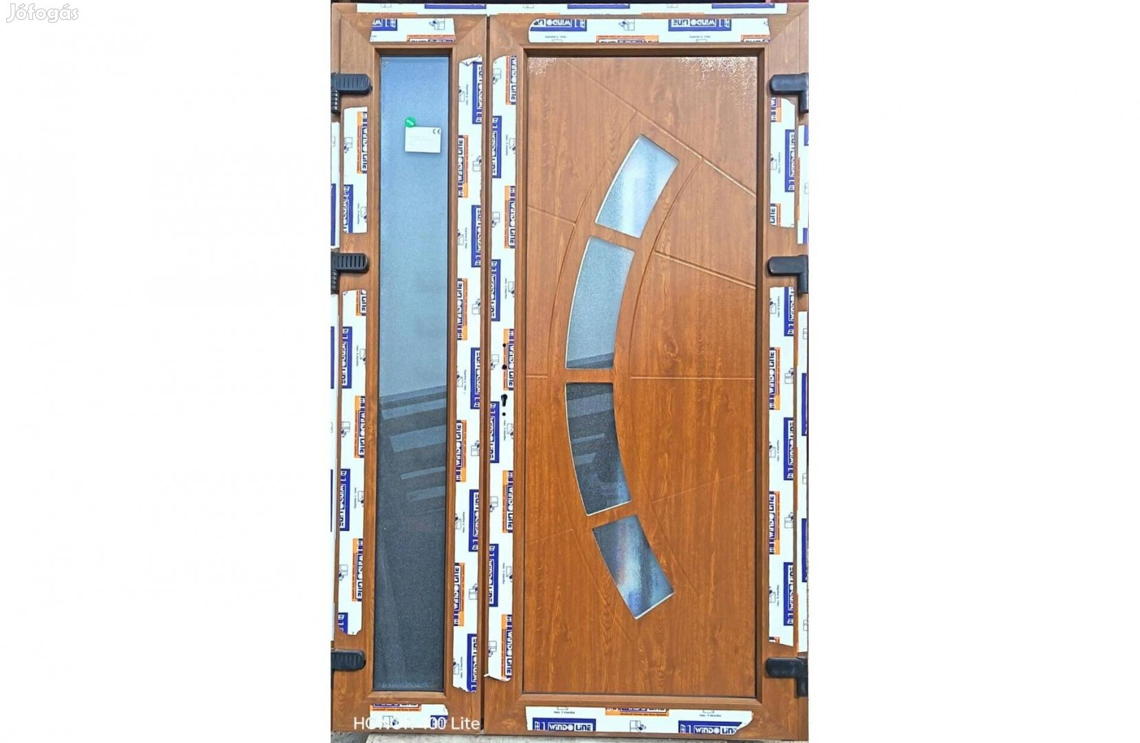 Új 135 x 205 Kétszárnyú Kívül-belül Aranytölgy bejárati