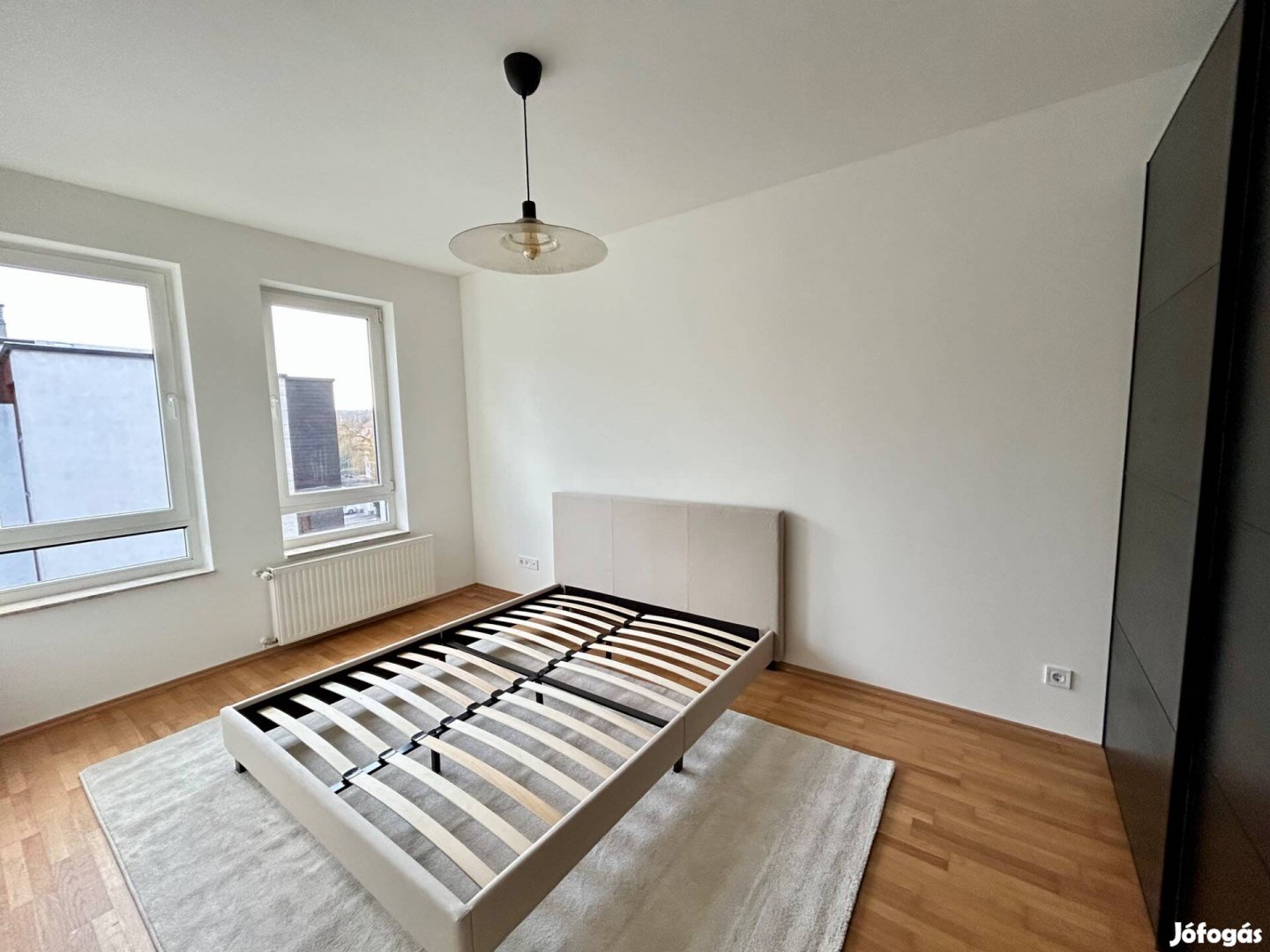 Új 160x200 Beliani kárpitozott ágy