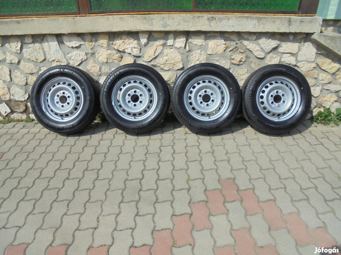 Új 16 C TGK ( Michelin + gyári ) kpl nyári kerék eladó
