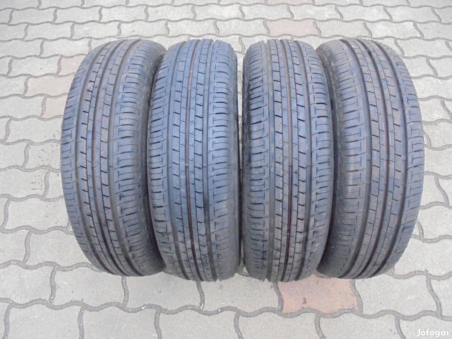 Új 175/60 R 16-os Bridgestone nyári gumi eladó