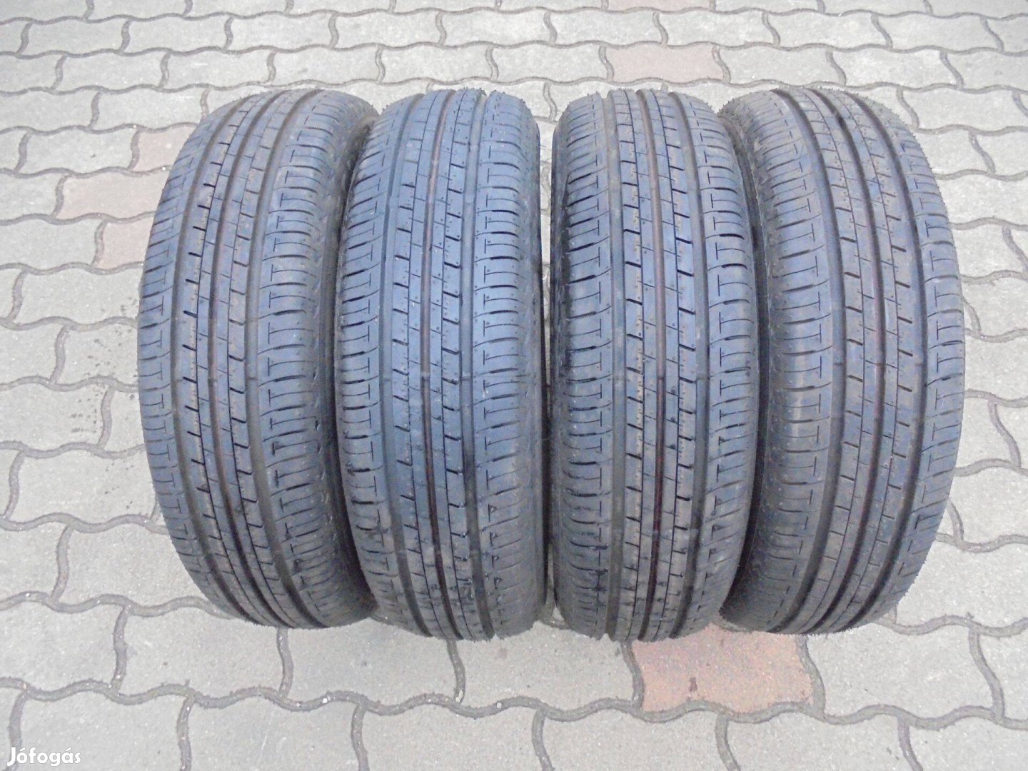 Új 175/60 R 16-os Prémium nyári gumi eladó
