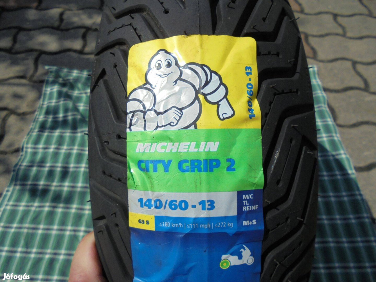 Új 2022-es 140/60 R 13-as Michelin motorgumi eladó