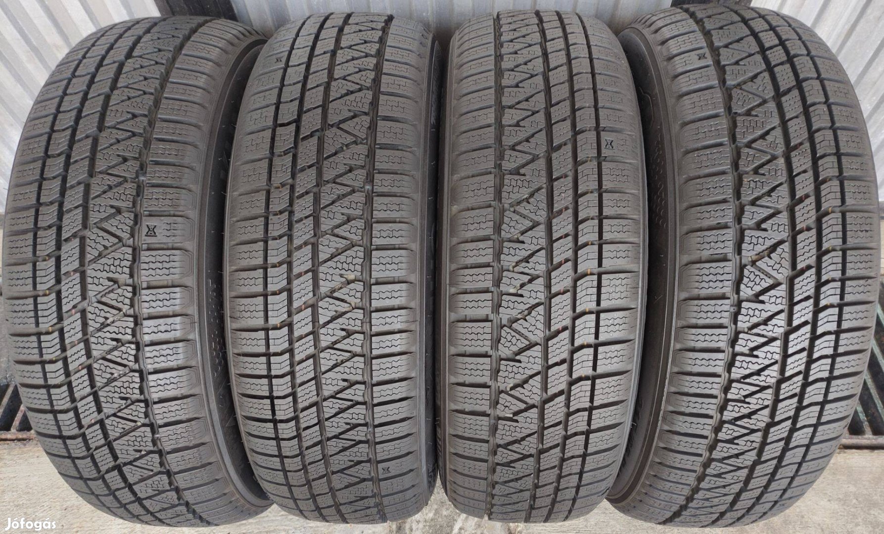 Új 2023/20 Kumho 215/65 R17 215/65R17 XL 9mm téli gumi fél áron!