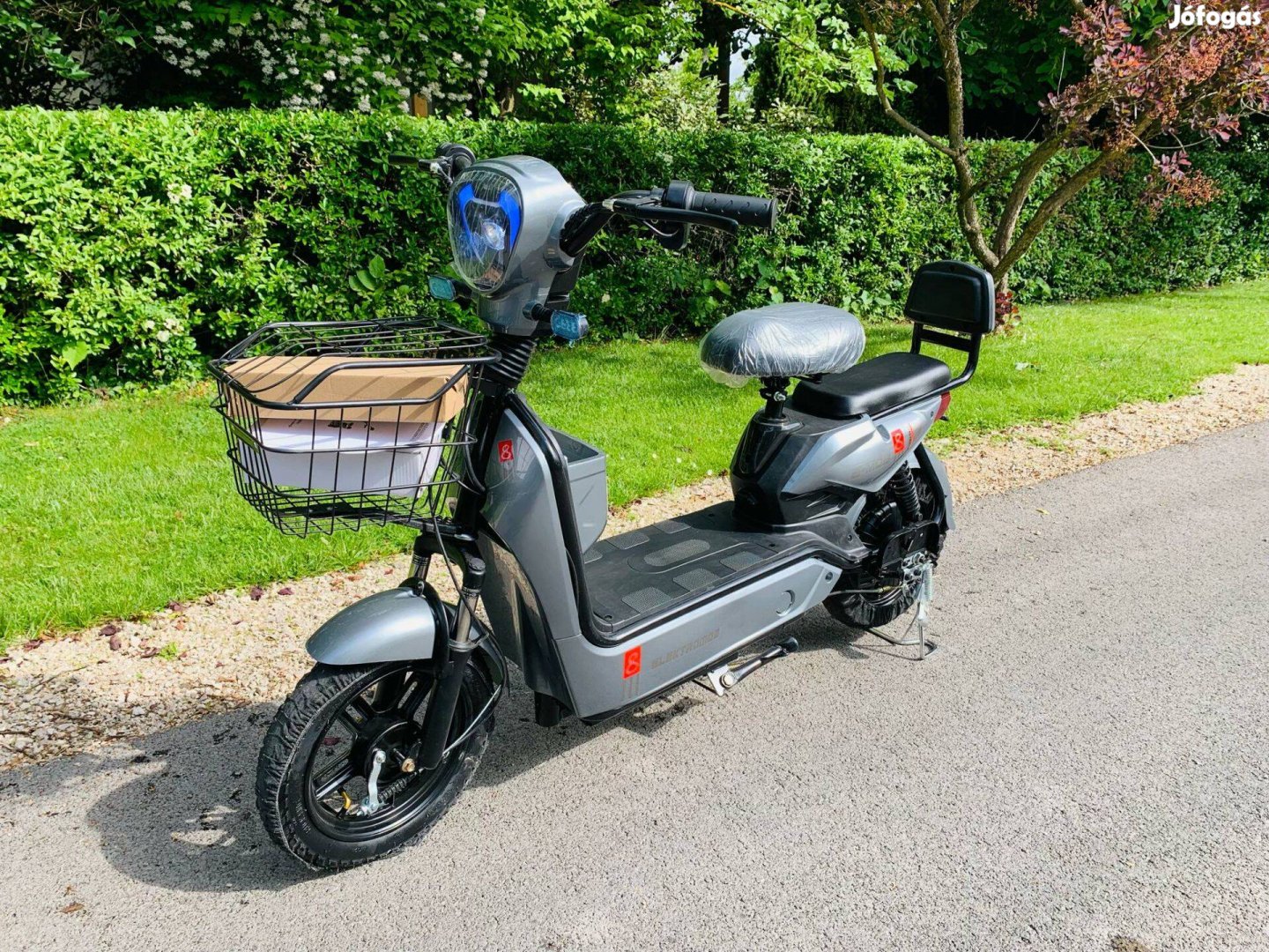 Új 2025 Modell Elektromos Robogó Elektromos Bicikli Motor 25 KMH