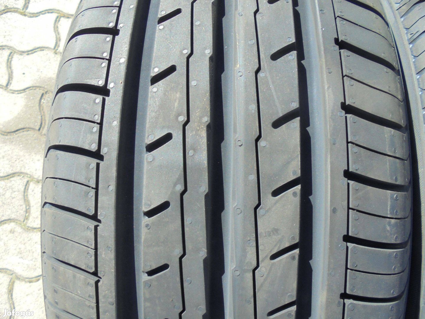 Új 215/55 R 16-os Yokohama nyári gumi eladó