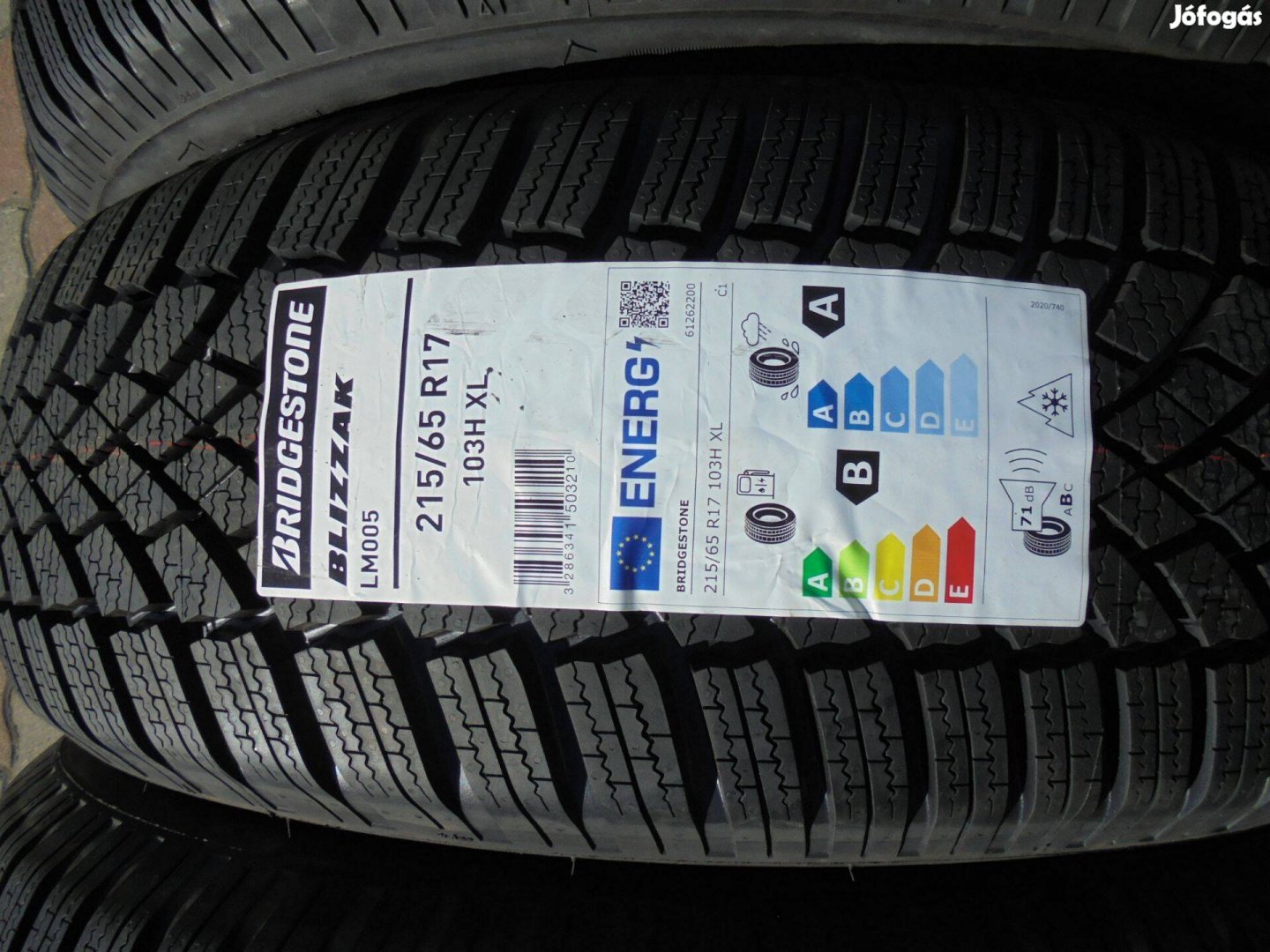 Új 215/65 R 17-es Bridgestone téli gumi eladó