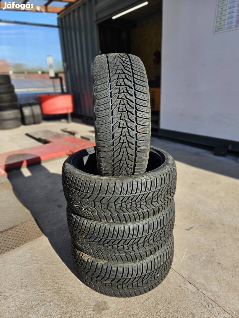 Új 225/40R19 Hankook winter icept evo 3