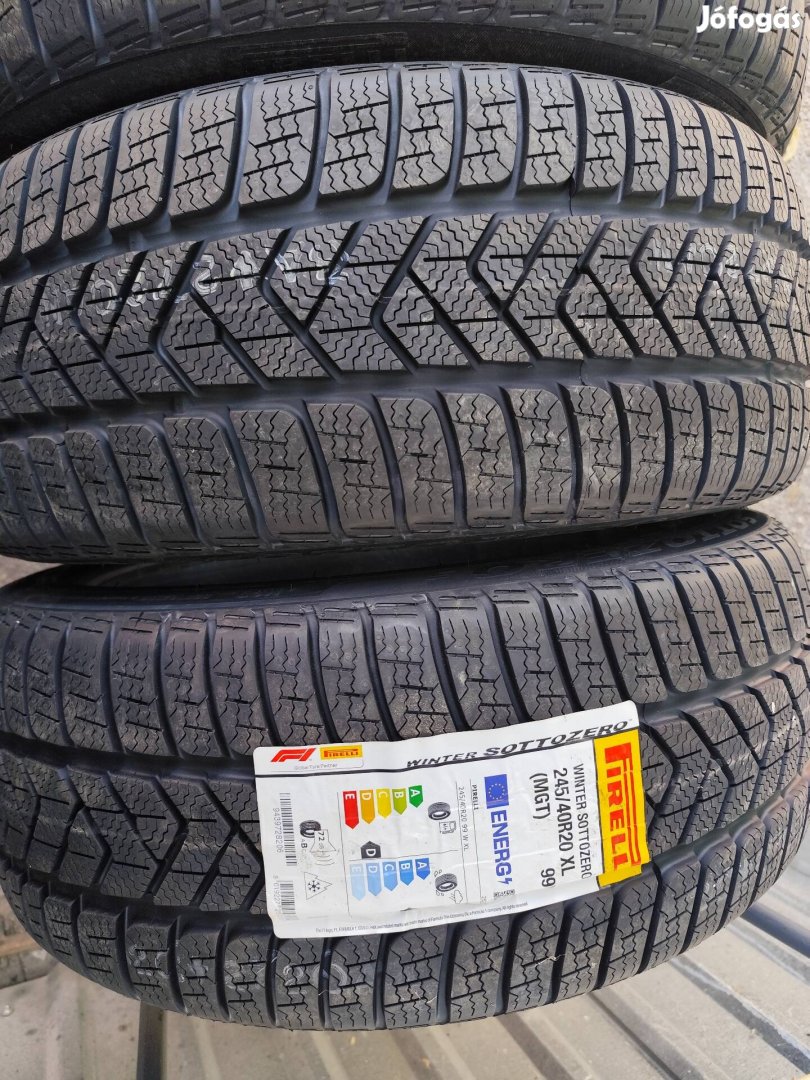 Új 245/40 R20 pirelli téligumi