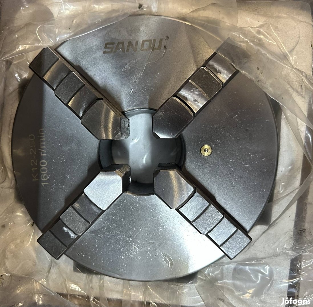 Új 250 mm-es 4 pofás eszterga tokmány