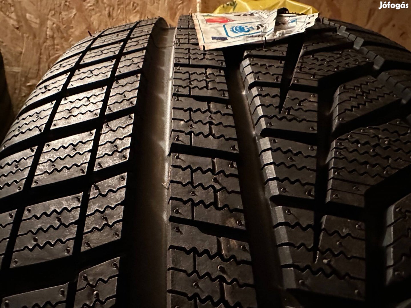 Új 255 45 20 Hankook icept Evo2 téli gumi - 2db