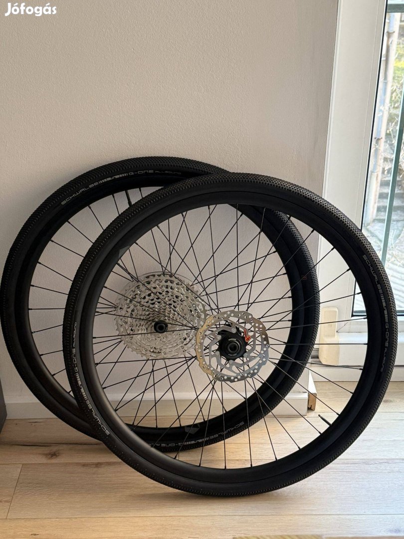 Új 28-as 0km-es kerékszett, Schwalbeféktárcsakazetta,