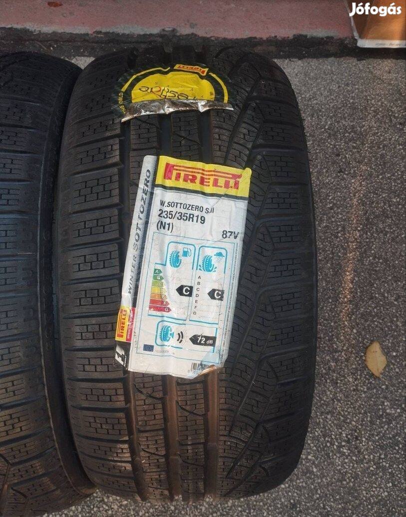 Új 2db Pirelli 235/35 19 téli gumi r19 "