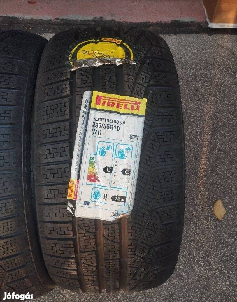 Új 2db Pirelli 235/35 19 téli gumi r19 "