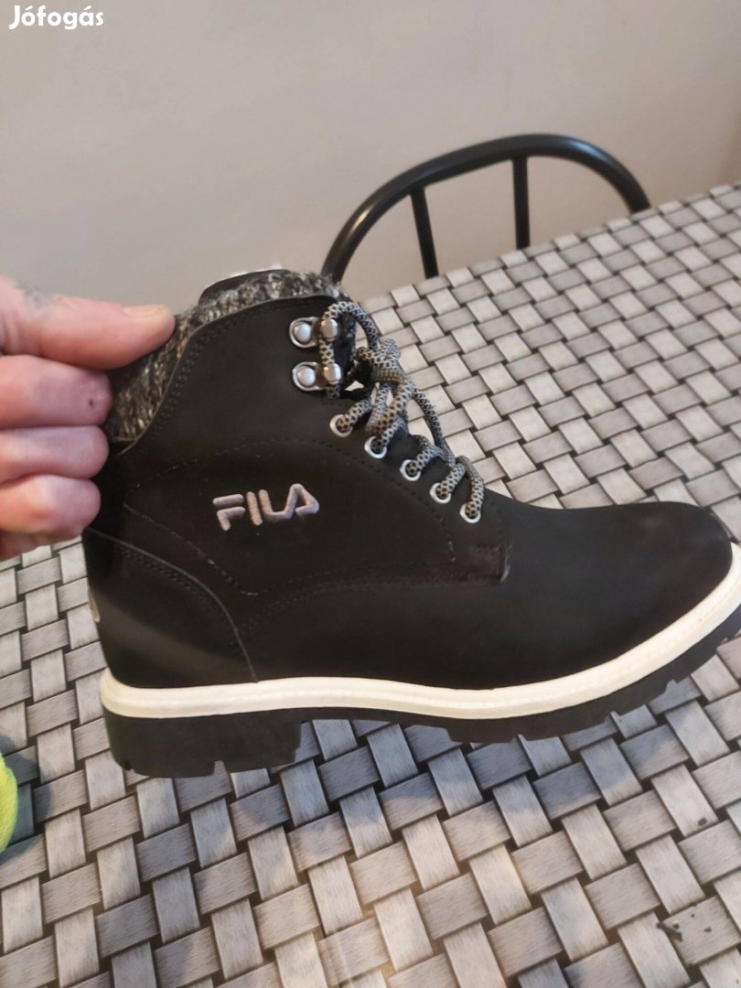 Új 40es női bakancs eladó