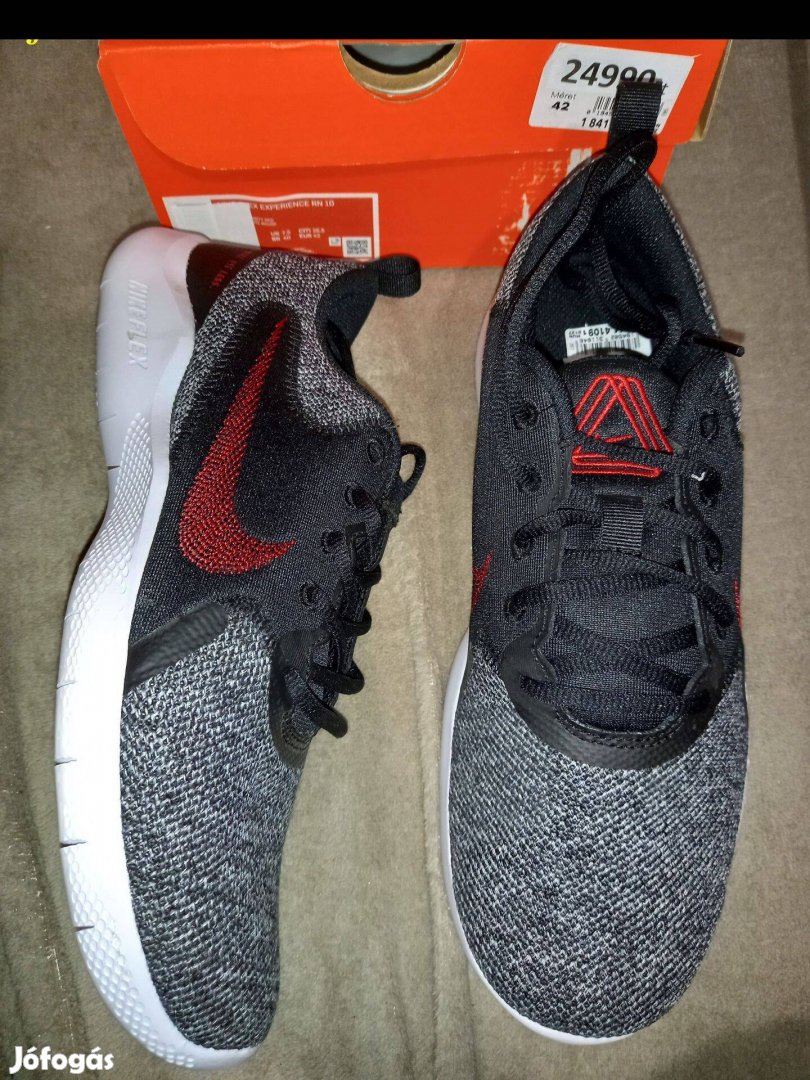 Új 42-es férfi Nike szürke cipő, sportcipő 19900ft